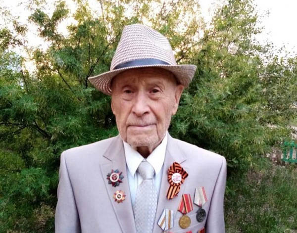 Ветерана из Читы поздравили с 95-летием