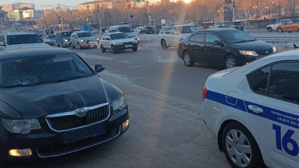 В Улан-Удэ попавший под колёса авто подросток выбежал на «красный»