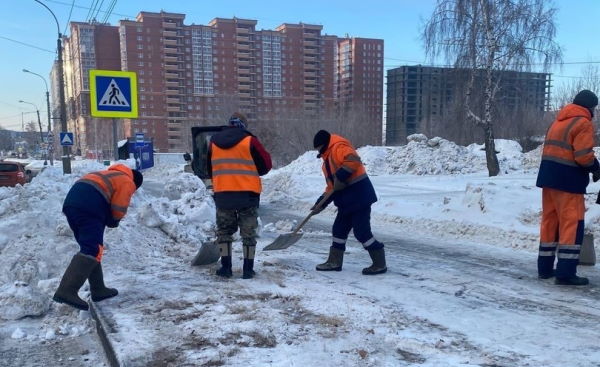В Иркутске в выходные снег убирают в усиленном режиме 