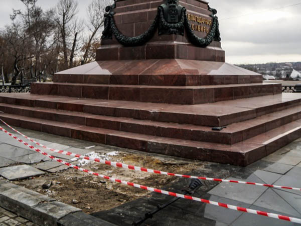 Администрацию Иркутска обязали восстановить памятник Александру III
