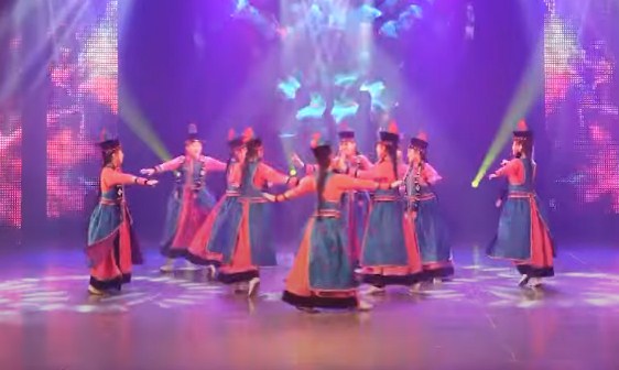 В Бурятии наградили лучшие танцевальные коллективы 