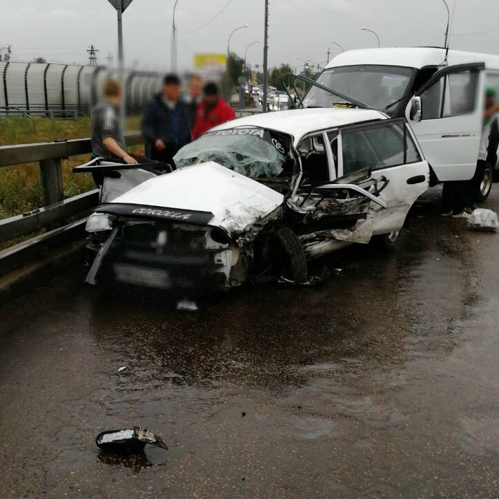 дтп в улан удэ сегодня. дтп в улан удэ сегодня. дтп в улан удэ сегодня. авария на селенгинском мосту. авария тойота филдер улан-удэ.