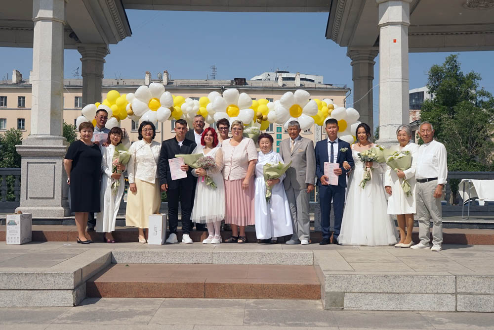 В Улан-Удэ прошёл фестиваль, посвящённый Дню семьи, любви и верности ...