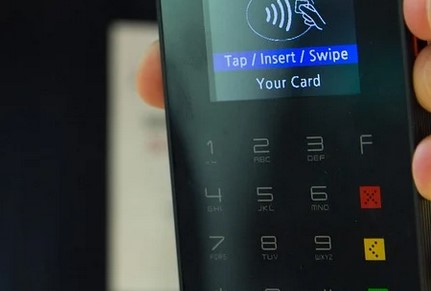 Житель Бурятии стащил карту у пьяной односельчанки