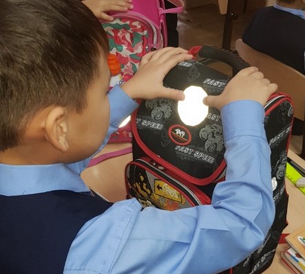 Школьники в Улан-Удэ изготовили светоотражатели