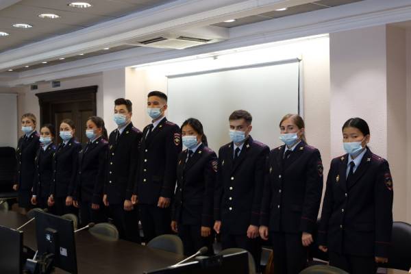 10 молодых полицейских пополнили МВД Бурятии
