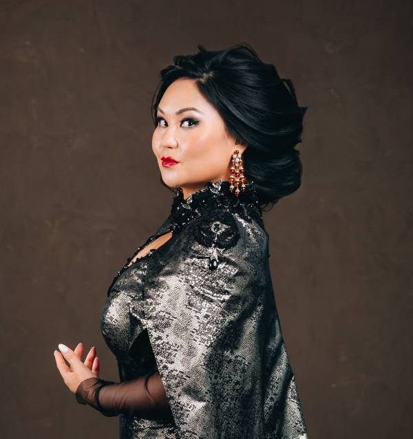 Кисканың сүйісіп тұрған фотосы