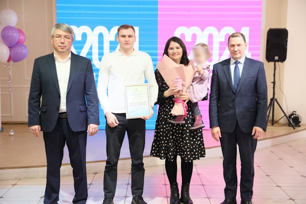 Пять семей в Улан-Удэ получили жилищные сертификаты