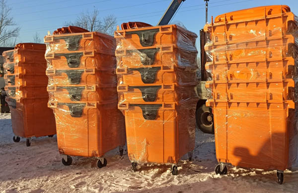 В Забайкалье привезли первые контейнеры для раздельного сбора мусора