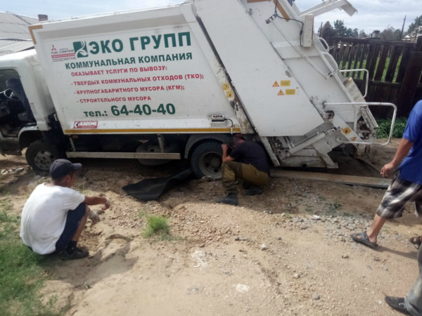 В Улан-Удэ на размытых дорогах застревают «скорые» и ломаются машины 