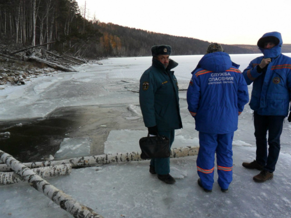 Житель Иркутской области погиб в провалившейся под лёд машине