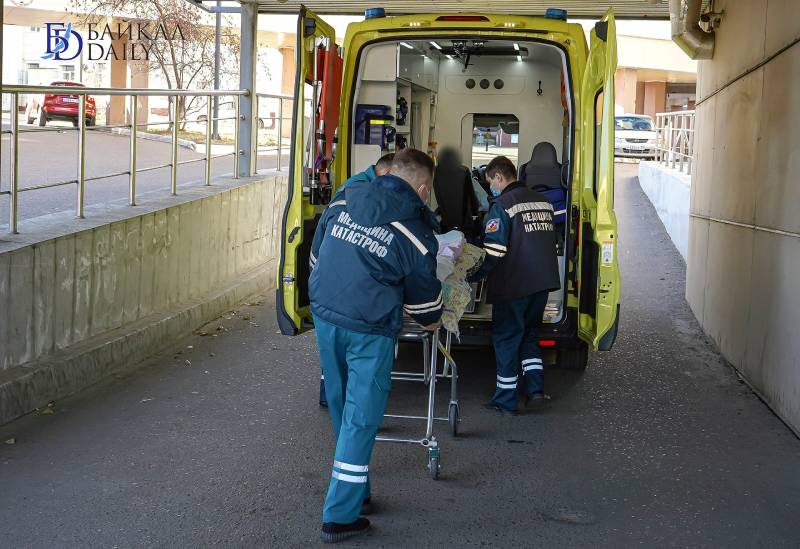 коронавирус красивое фото. человек лежит в больнице на кровати коронавирусом. доржонов алексей, военврач бурятия. коронавирус улан удэ новости. коронавирус байкал-daily.