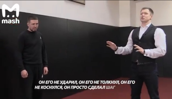 Адвокат Георгия Кушиташвили показал, как росгвардеец сам сломал себе нос