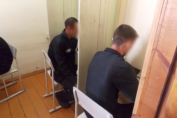 женщины в колонии поселении. семья осужденной. семья осужденной. семья осужденной. свидание в тюрьме.