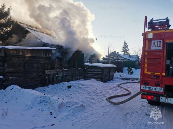 В Иркутской области женщина пострадала на пожаре, спасая своих детей