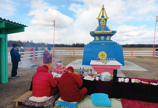 В селе Бурятии построили субурган, посвящённый Будде медицины
