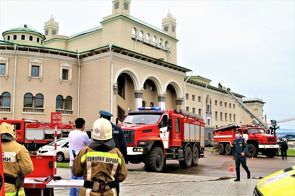 В Улан-Удэ потушили «пожар» в театре оперы и балета