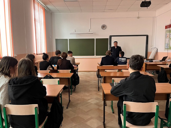 В Бурятии росгвардейцы проводят уроки по антитеррору 