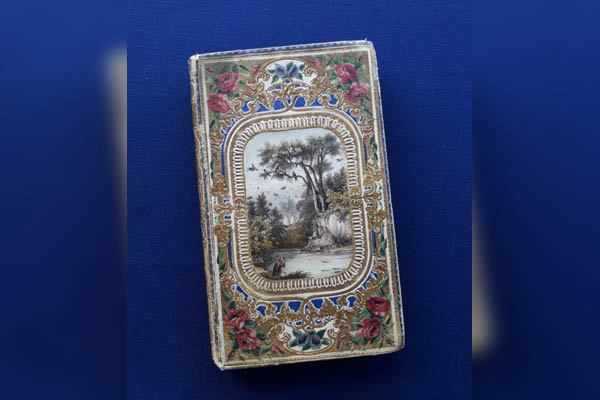 Старинные книги пополнили экспозицию музея в Иркутске