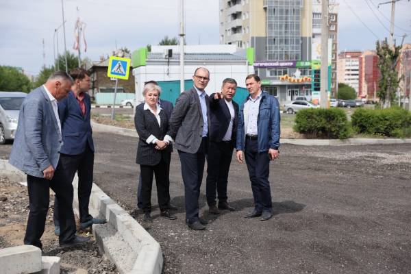 Мэр Улан-Удэ оценил ремонт дорог в Октябрьском районе 