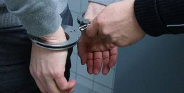 В Иркутской области 12 человек задержали за кражу нефтепродуктов с завода 