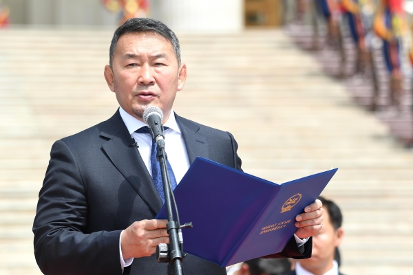 Президент Монголии дал 49 суток владельцам оффшорных счетов на возврат денег на родину