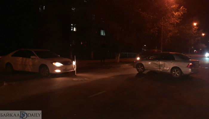 В Улан-Удэ «Тойота Камри» врезалась в «Короллу» | Байкал Daily ...
