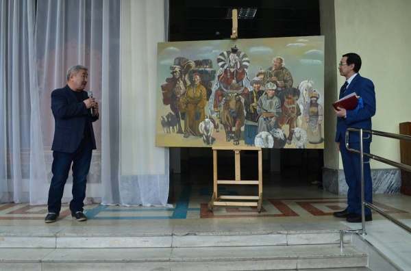 Известный художник Бальжинима Доржиев подарил картину Национальному музею Бурятии