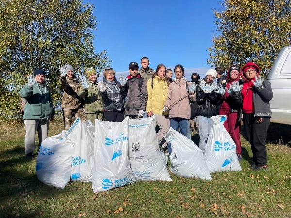 Студенты вышли на уборку в нацпарке в Бурятии