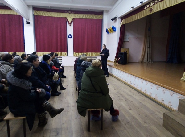 В Улан-Удэ полицейские провели общешкольное собрание  