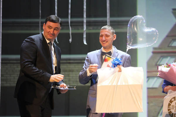 Лучшему учителю Иркутска подарили квартиру