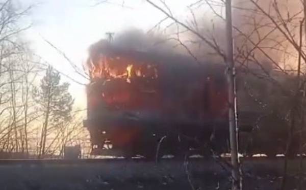 На севере Бурятии загорелся тепловоз