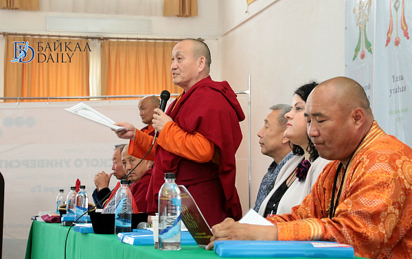 Хамбо Лама требует отдать солирующую роль в танцах мужчинам, «обладающим мужским характером»