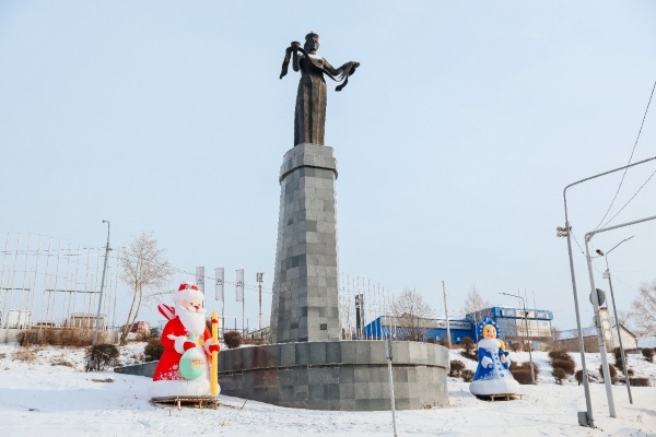 В центре Улан-Удэ появились  Дед Мороз  и Снегурочка