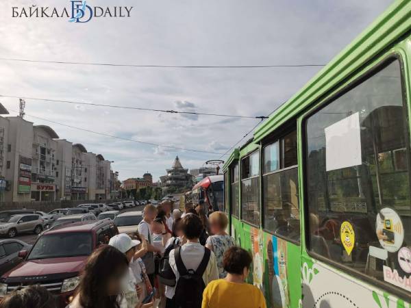В центре Улан-Удэ сломался трамвай