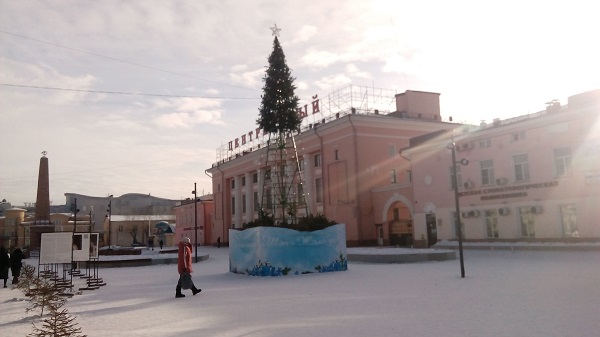 Улан-удэнцев возмутила разобранная ёлка в центре города