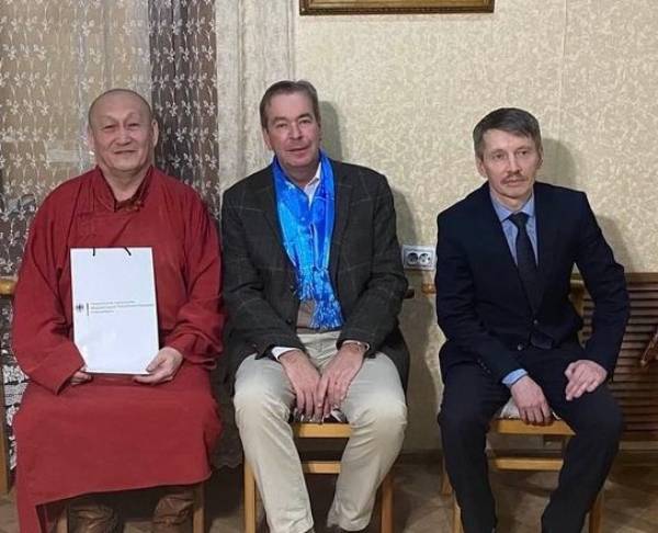 Дипломат из Германии побывал в Иволгинском дацане в Бурятии