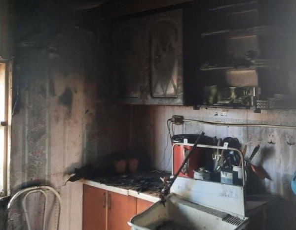 В Бурятии загорелся дом, пока хозяева копали картошку