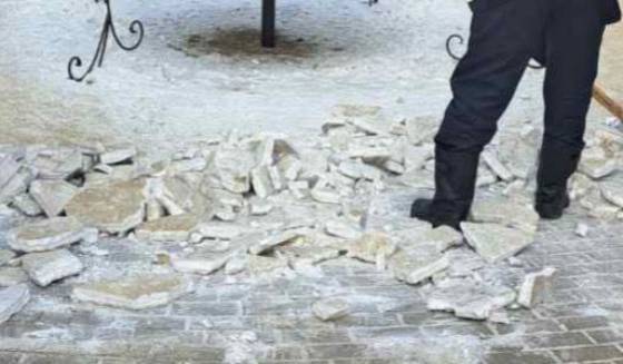Тротуары в Улан-Удэ усиленно очищают от снега и наледи