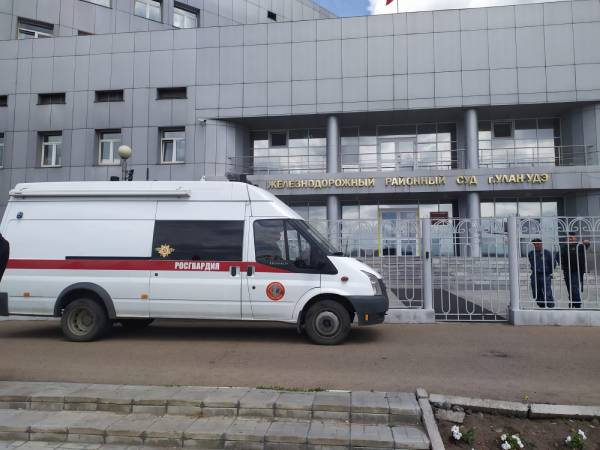 Взрывных устройств в судах в Улан-Удэ не обнаружено 