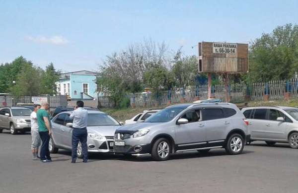 В Улан-Удэ в ДТП попала правительственная машина (фото)