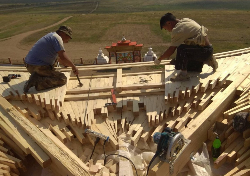 В Бурятии строят новый трёхэтажный буддийский храм