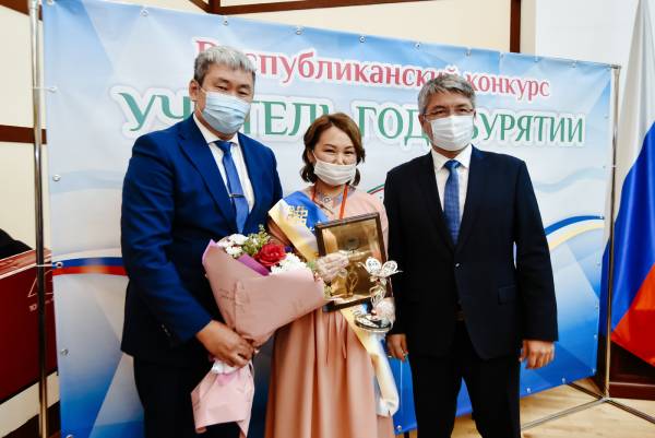 Финалистку «Учителя года» из Улан-Удэ назвали «Еленой Прекрасной» 