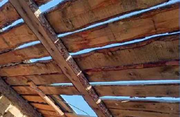 В Бурятии стащили крышу от постройки для шаманских обрядов
