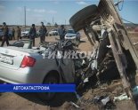 В Улан-Удэ водитель погиб в автомобиле, раздавленном прицепом (видео)