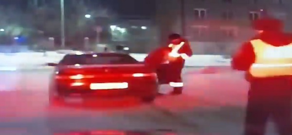 В Улан-Удэ пьяный водитель удирал от сотрудников ГИБДД