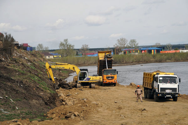 Дамбы в Иркутской области планируют строить в июне
