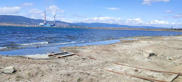 Жители Бурятии запечатлели уход воды из Гусиного озера 