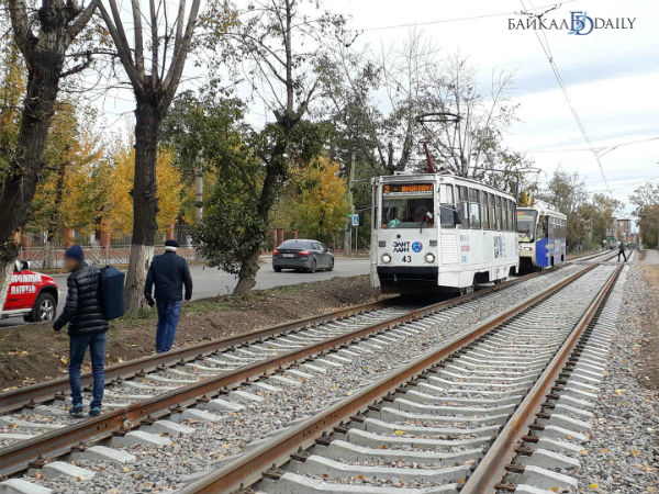 В Улан-Удэ из-за водителя легковушки меняли схему движения трамваев 