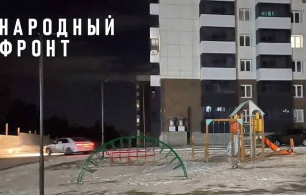 В Улан-Удэ жильцы многоэтажки не хотят платить по 13 рублей за освещение двора